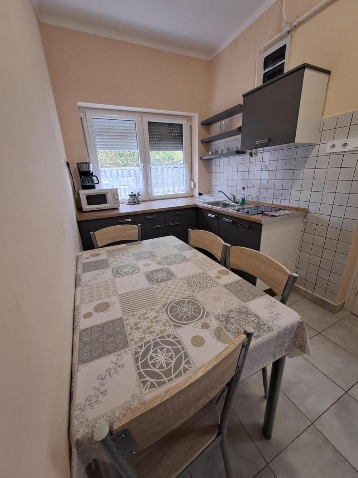 Berta Panzio Bed and Breakfast Hajdúszoboszló Δωμάτιο φωτογραφία