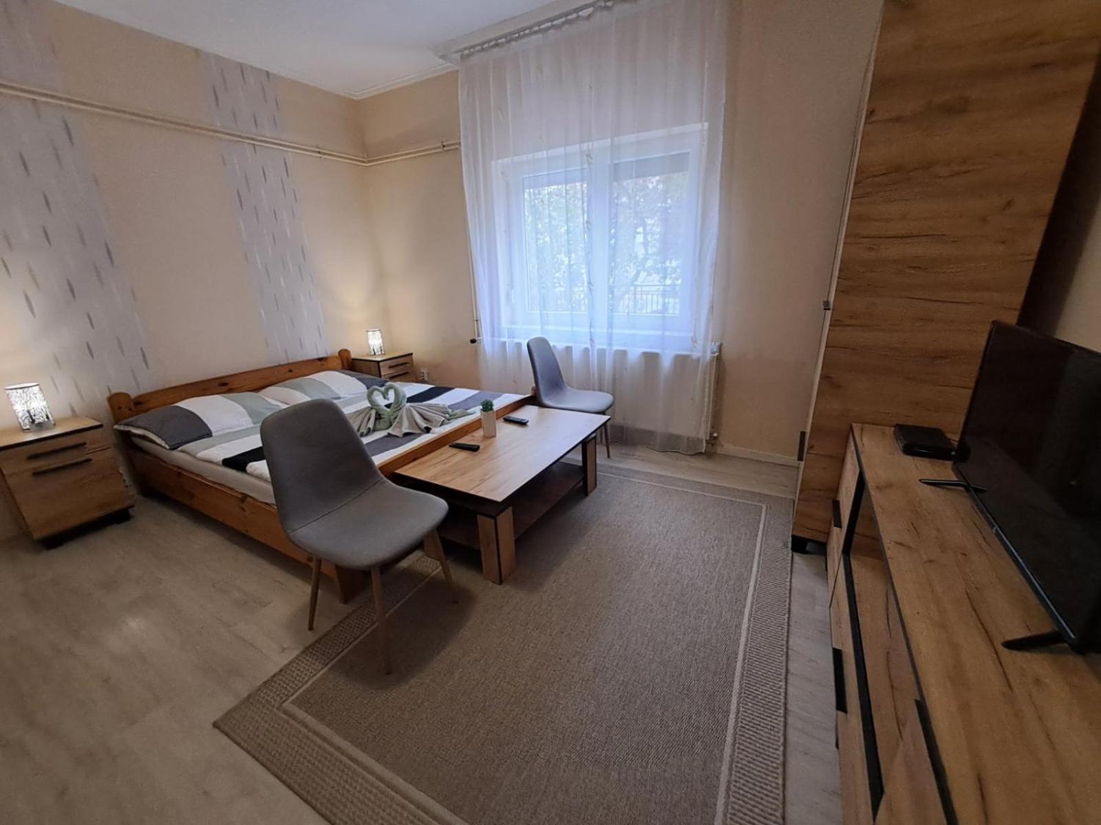 Berta Panzio Bed and Breakfast Hajdúszoboszló Δωμάτιο φωτογραφία