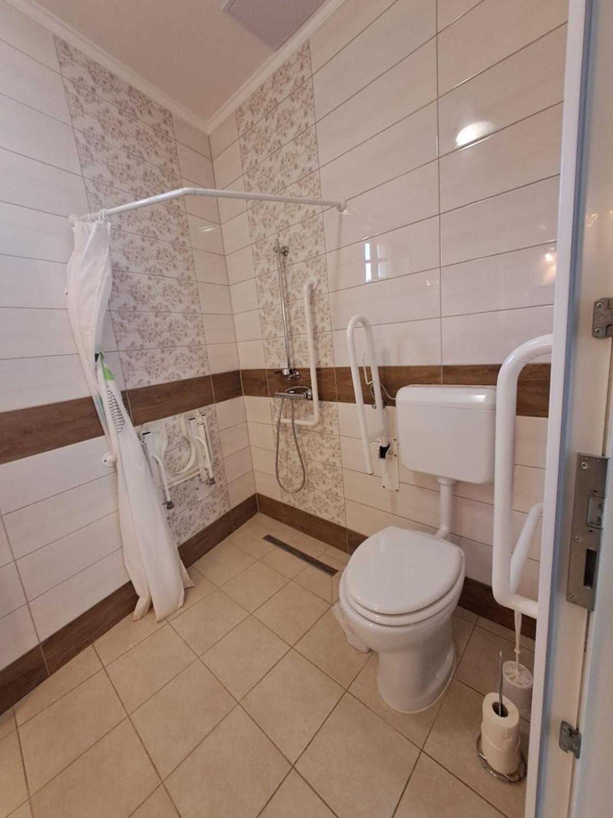 Berta Panzio Bed and Breakfast Hajdúszoboszló Δωμάτιο φωτογραφία