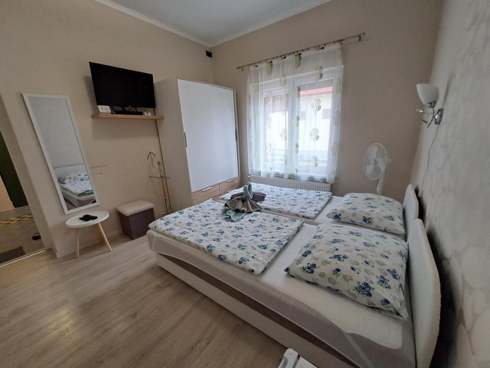 Berta Panzio Bed and Breakfast Hajdúszoboszló Δωμάτιο φωτογραφία